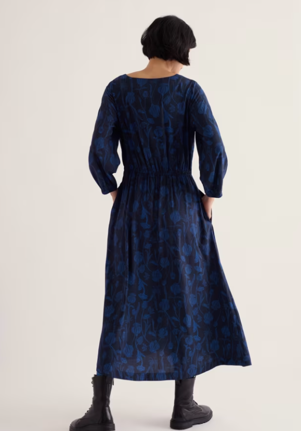 Seasalt Tilly 3/4 Blouson Sleeve Midi Dress Lino Seedpods Maritime Marine. Womens A-line Skirt that's Fitted and Waisted with Round neck and Elasticated back waist with In-seam pockets. Machine Wash 30C Material: 100% Viscose