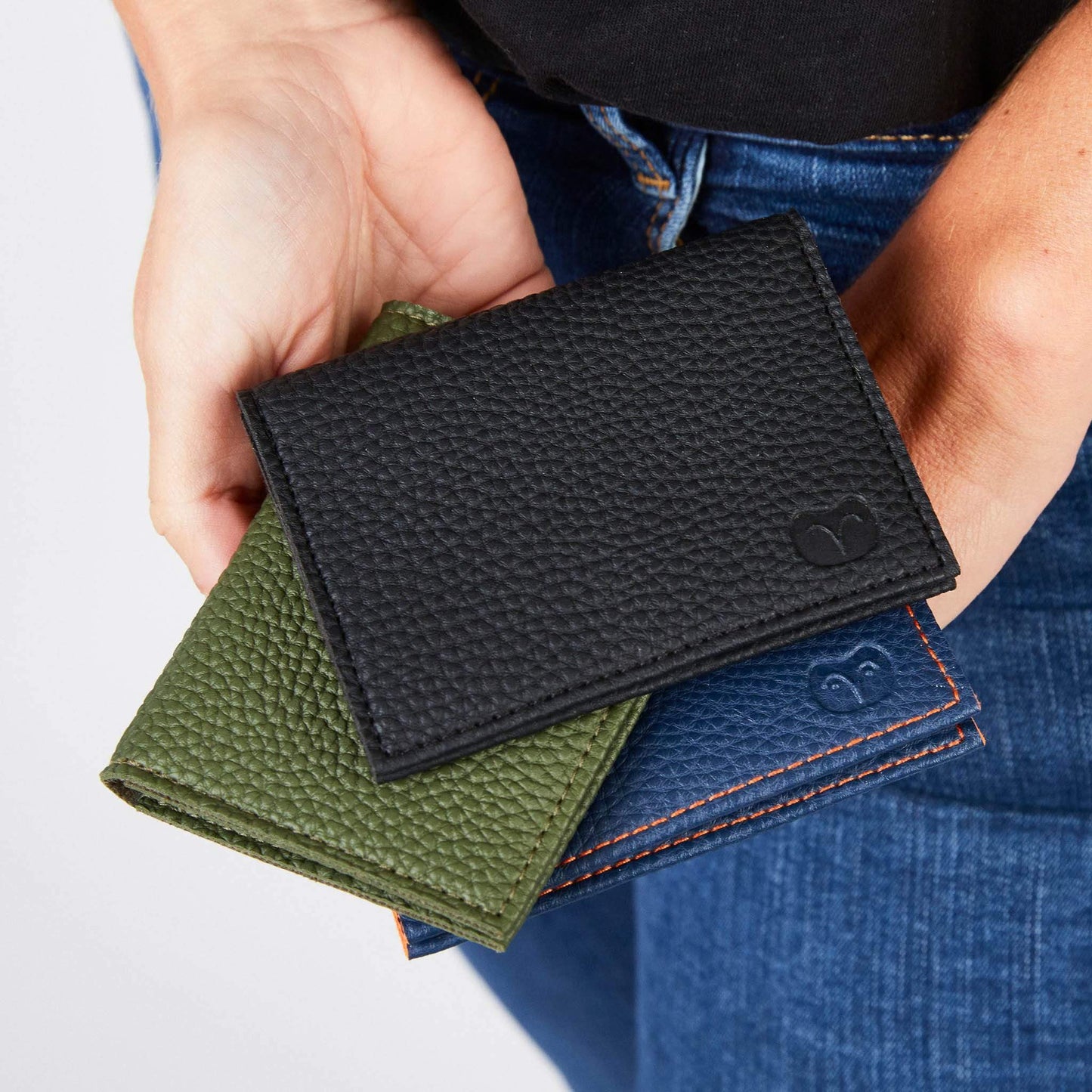 Goodeehoo Cape Card Vegan Wallet Black