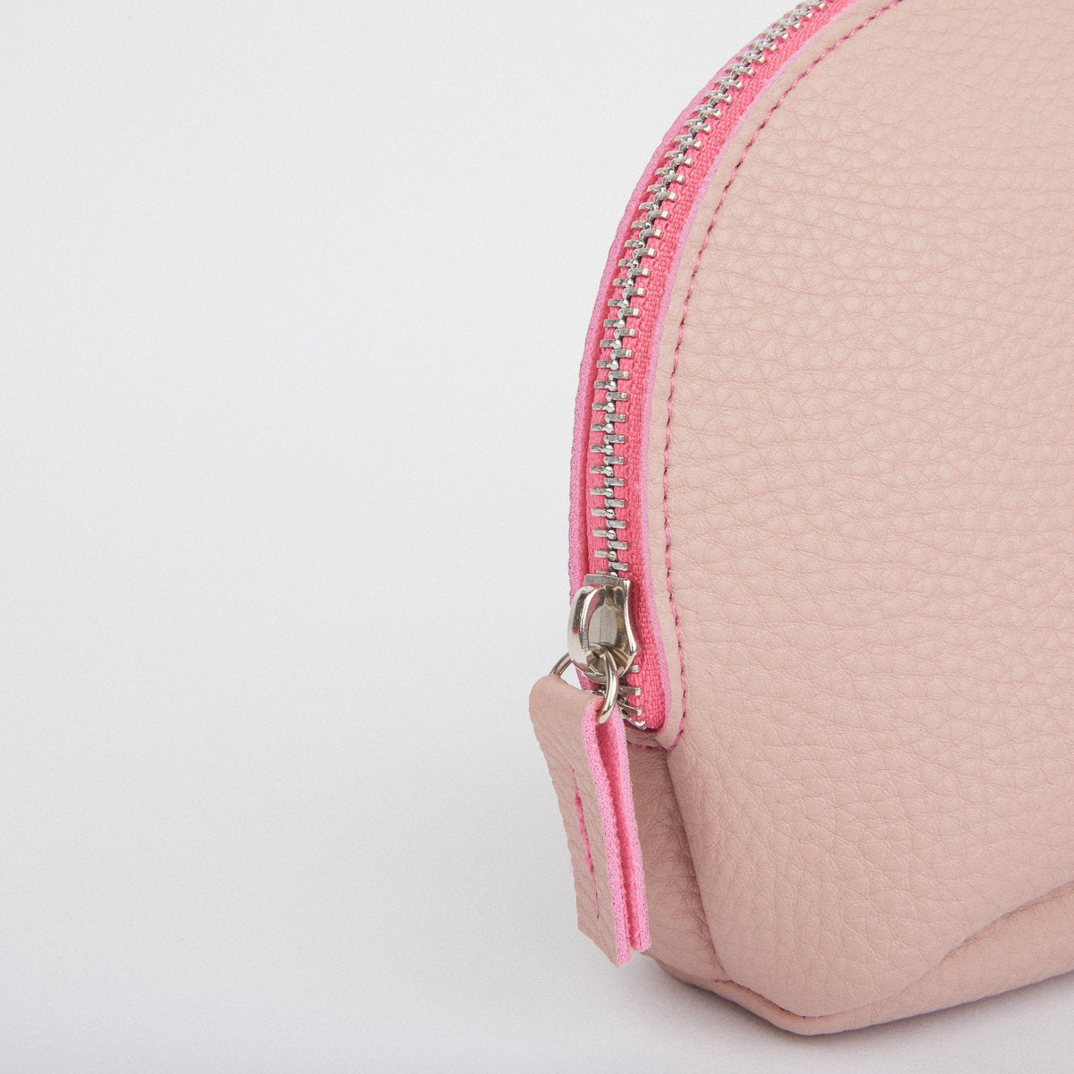 Goodeehoo Marsh Makeup Pouch Pink