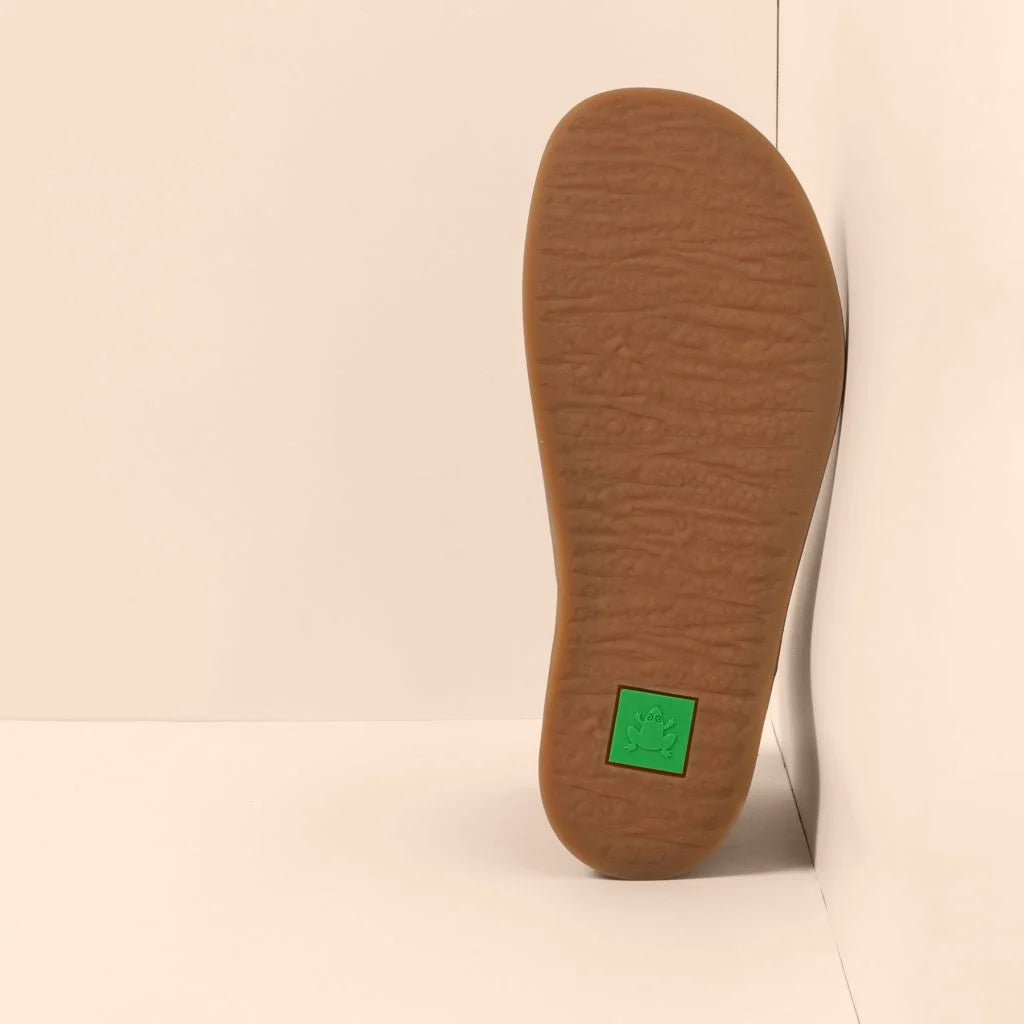 El Naturalista N5916 Pleasant Forest/Origen. Womens and mens El Naturalista shoes. With a Shim that's Comfort+ last with Closure: Laces including Manufacturing: 360º stitching.  Exterior material: Calf leather and Insoles: Removable microfiber