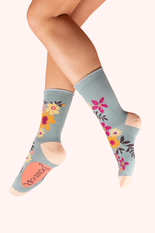 Powder Floral Spray Ankle Socks Ice