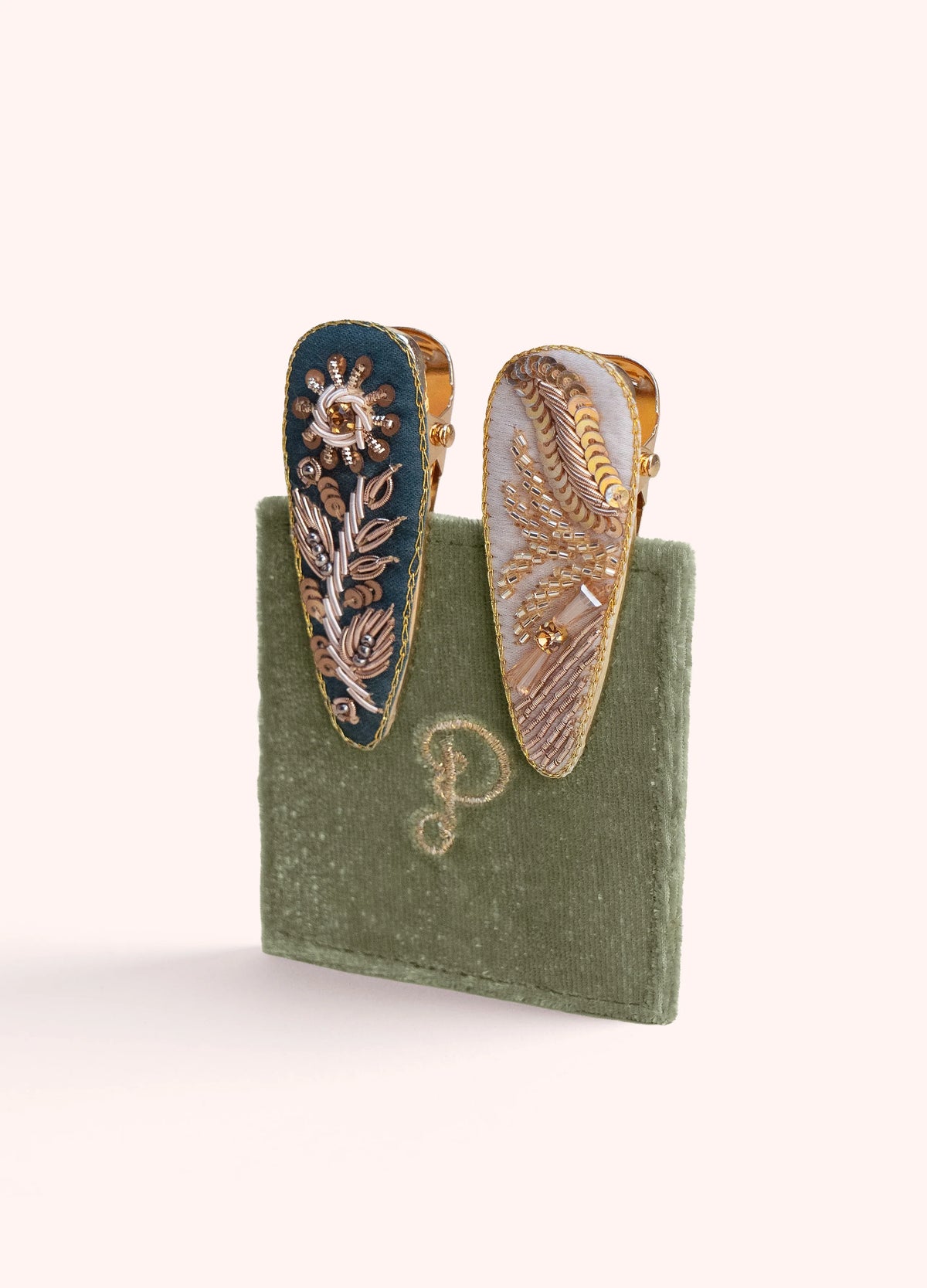 Powder Pk2 Hairclips Dainty Flower & Angel Wing Moss