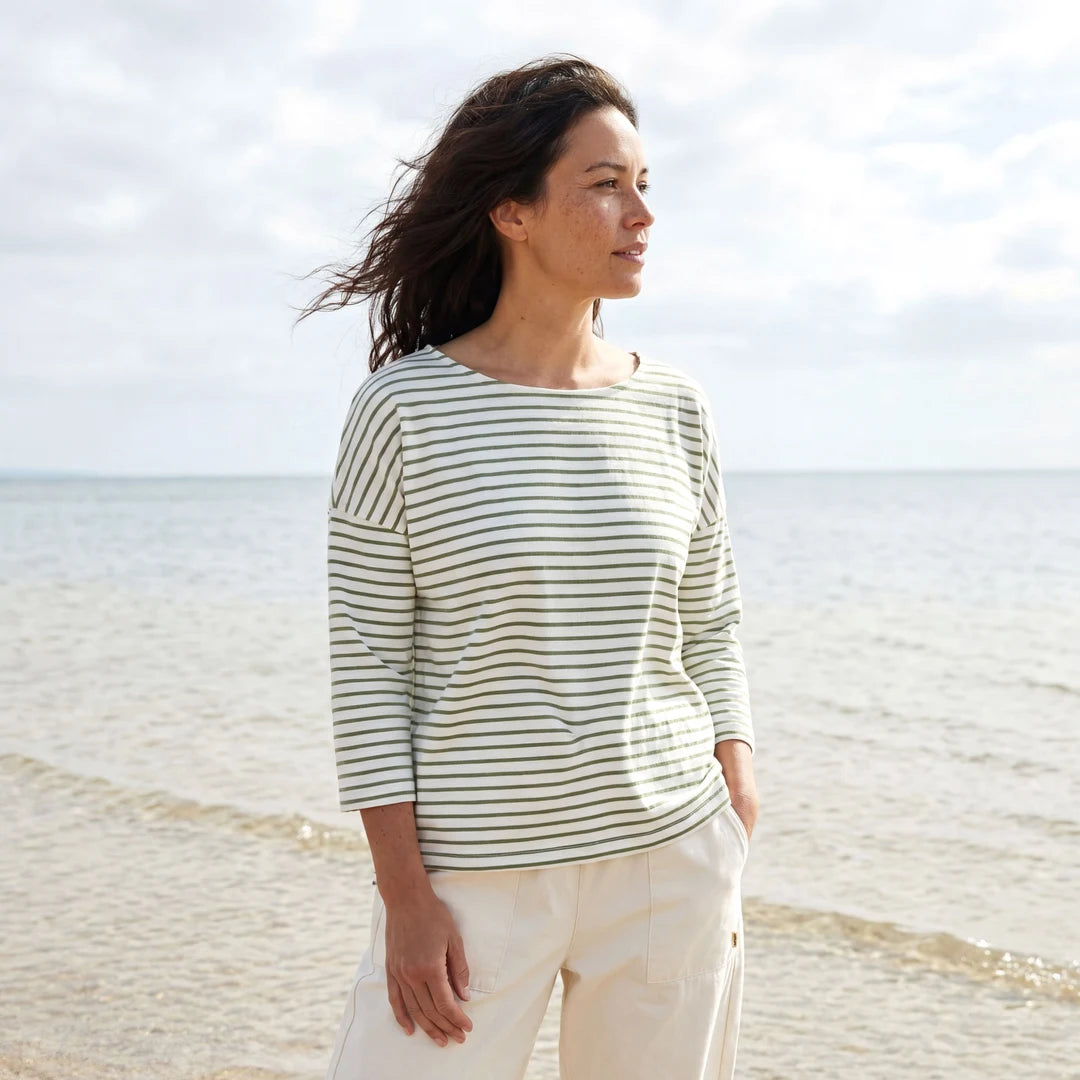 Rapanui Striped Boat Neck Top Sage Stripes. Womens Boat neck striped top Made in a renewable energy powered factory audited for a wide range of social and sustainability criteria Not tested on animals Wash cool, hang dry Colour: Solent Stripes Material: Certified Organic Cotton Stripe T-shirt, 230g/m2