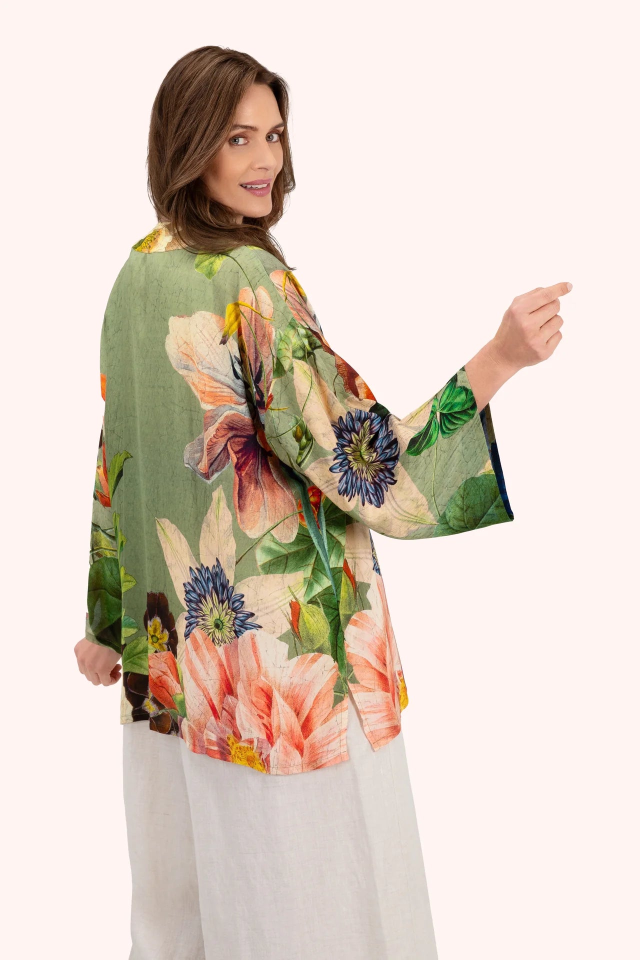 Powder Botanical Bouque Mid-length Kimono Sage