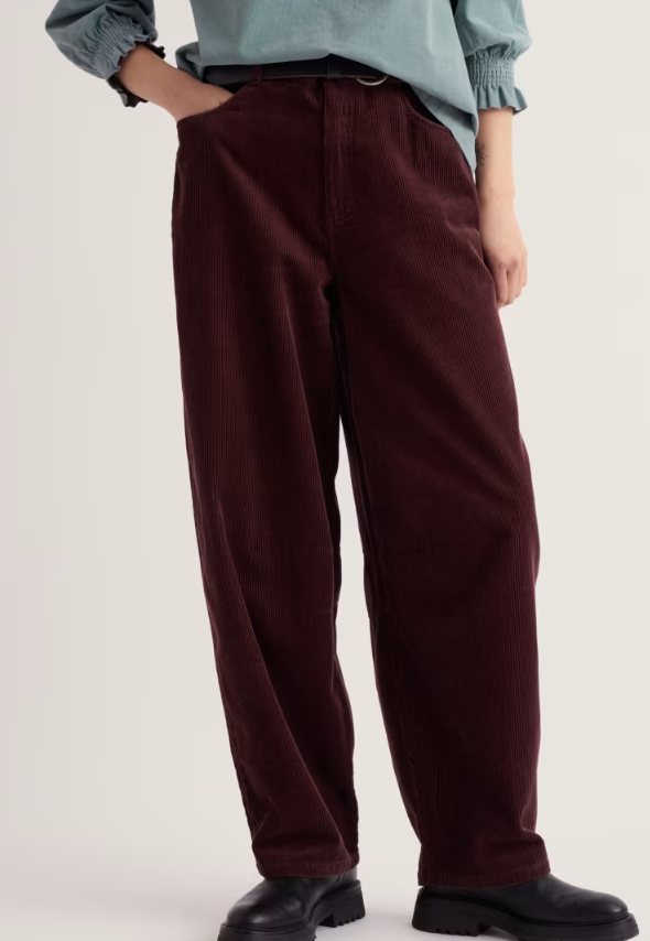 Seasalt Avens Cord Barrel Leg Trouser Seedbed. Womens Barrel leg that are High rise with Mock horn button amd Zip and fly fastening. Patch pockets and Machine Wash 30C Material: 100% Organic Cotton