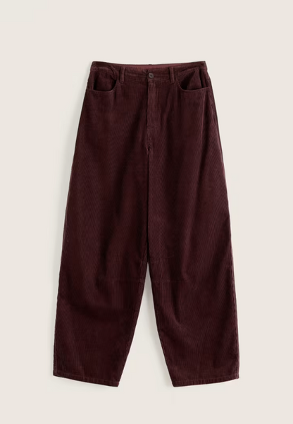 Seasalt Avens Cord Barrel Leg Trouser Seedbed. Womens Barrel leg that are High rise with Mock horn button amd Zip and fly fastening. Patch pockets and Machine Wash 30C Material: 100% Organic Cotton