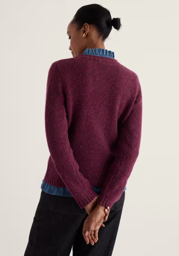 Seasalt Dawson Pick Jumper Dark Hellebore. Womens Straight Fit sweater with Crew neck All merino comes from non-mulesed sheep. Material: 70% Merino Wool & 30% Recycled Nylon Description: Seasalt's Dawson Pick Jumper 