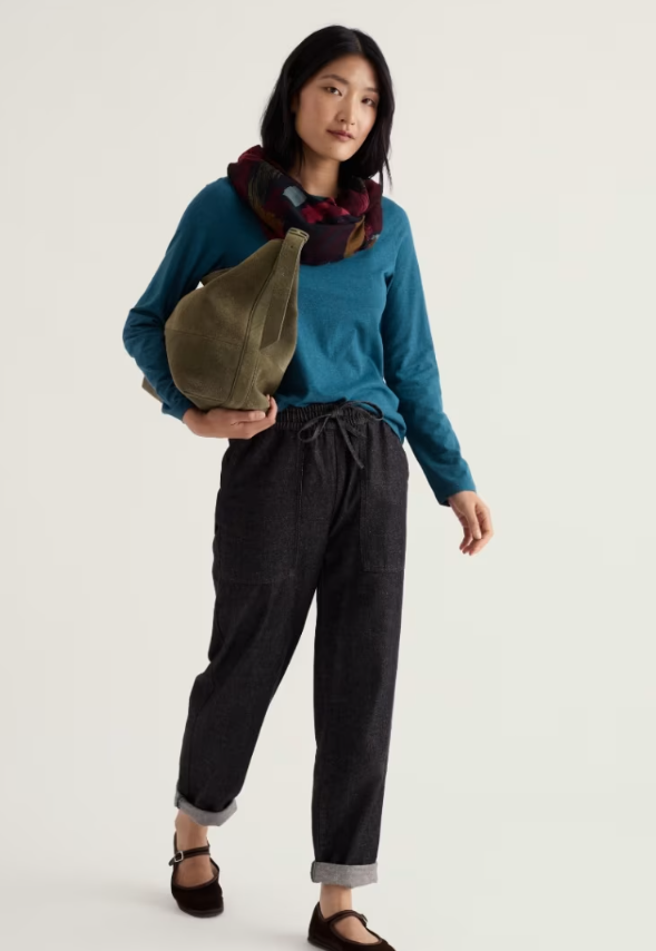 Seasalt Easel Long Sleeve Top Raincloud. Womens Fitted style with Boat style neck that's Machine Wash 30C. Material: 96% Organic Cotton & 4% Elastane