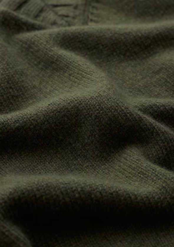 Seasalt Fistral Knitted Vest Nori. Womens Oversized fit with V neck and Ribbed neckline that's Hand Wash In Cold Water. Material: 45% Recycled Nylon 30% Organic Cotton & 25% Merino Wool 