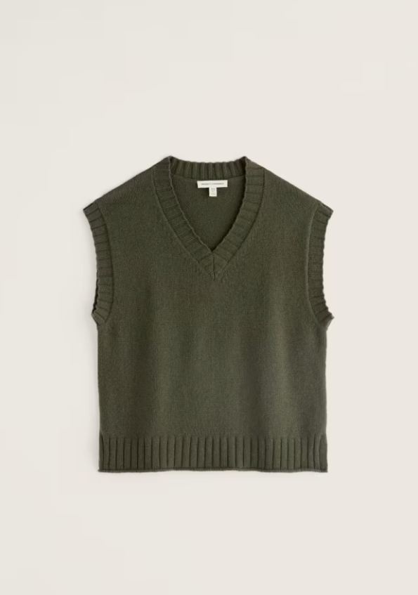 Seasalt Fistral Knitted Vest Nori. Womens Oversized fit with V neck and Ribbed neckline that's Hand Wash In Cold Water. Material: 45% Recycled Nylon 30% Organic Cotton & 25% Merino Wool 