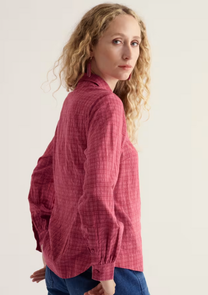 Seasalt Isla Self-Check Shirt Dark Rose. Womens Semi-fitted shirt with Collared and Chest pocket with Gathered sleeves that's Machine Wash 30C Material: 60% Organic Cotton & 40% Viscose (LENZING™ ECOVERO™)