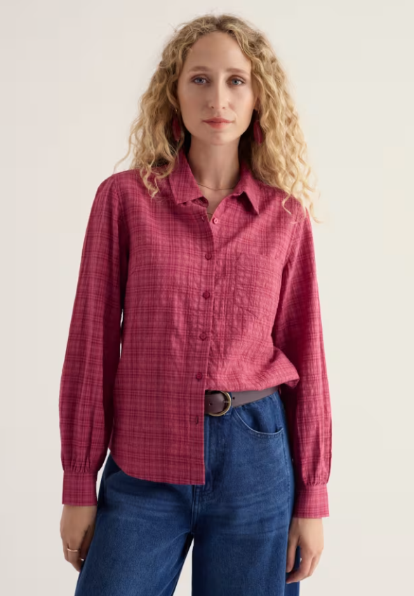 Seasalt Isla Self-Check Shirt Dark Rose. Womens Semi-fitted shirt with Collared and Chest pocket with Gathered sleeves that's Machine Wash 30C Material: 60% Organic Cotton & 40% Viscose (LENZING™ ECOVERO™)