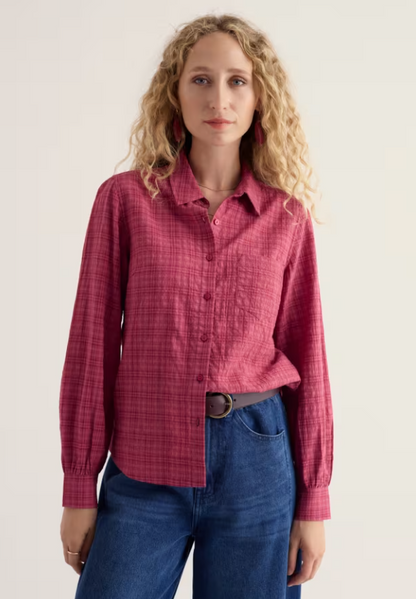 Seasalt Isla Self-Check Shirt Dark Rose. Womens Semi-fitted shirt with Collared and Chest pocket with Gathered sleeves that's Machine Wash 30C Material: 60% Organic Cotton & 40% Viscose (LENZING™ ECOVERO™)