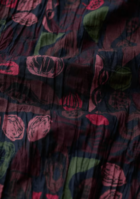 Seasalt Larissa Shirt Sculpted Shapes Dried Rose Womens shirt Semi-fitted with a Collared and Roll back cuffs with Button fastening and 100% Organic Cotton