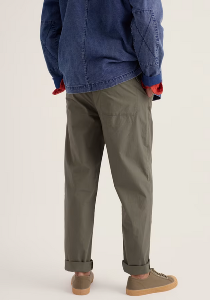 Seasalt Men's Kenython Relaxed Tapered Trousers Light Nori