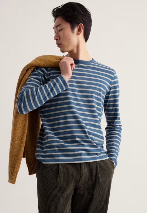 Seasalt Men's Crew Neck Sailor Shirt Breton Elm. Long sleeved tee that's easy fit with Crew neck and Machine Wash 30C Material: 100% Organic Cotton Classic maritime style meets everyday comfort in this Seasalt men's crew neck sailor shirt