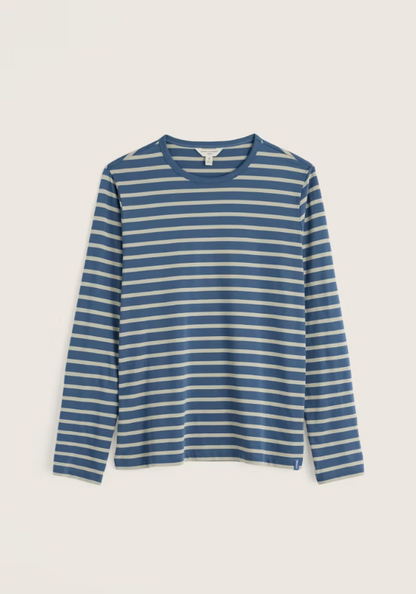 Seasalt Men's Crew Neck Sailor Shirt Breton Elm. Long sleeved tee that's easy fit with Crew neck and Machine Wash 30C Material: 100% Organic Cotton Classic maritime style meets everyday comfort in this Seasalt men's crew neck sailor shirt