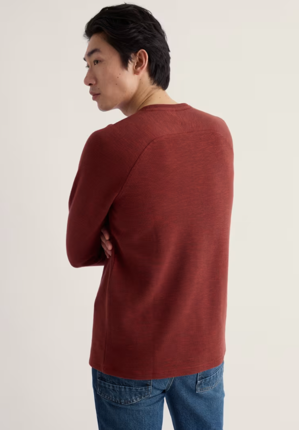 Seasalt Men's Kerrier Crew Neck Jersey Top Oceangoing Dark Cinnamon. Mens Regular fit top with Crew neck that's Machine Wash 30C Material: 100% Organic Cotton