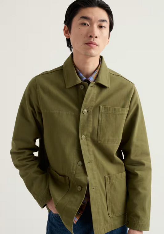 Seasalt Men's Lymner Chore Jacket Creek that is Relaxed fit with a Buttoned cuffs and a Mock horn buttons including Patch pockets and Internal chest pocket that's Unlined and Fabric dyed that can be Machine Wash 30C Colour: Creek Material: 100% Organic Cotton 
