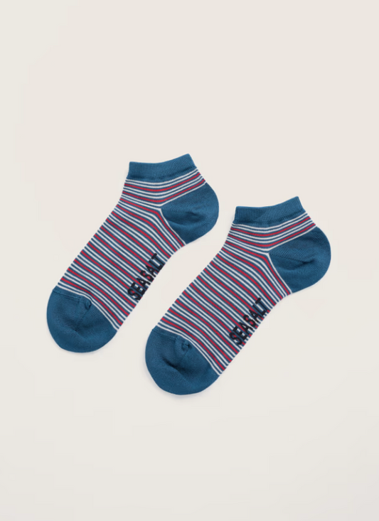 Seasalt Men's Sailor Trainer Socks Cariad Atlantic Cardinal Fits men's shoe size 8-12 and is Machine Wash 30C Colour: Cariad Atlantic Cardinal Material: 78% Bamboo (derived viscose), 21% Polyamide & 1% Elastane