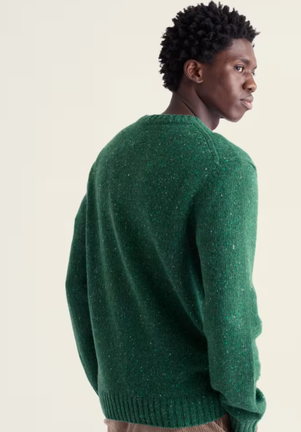Seasalt Men's Trowan Crew Neck Jumper Thicket. Mens red jumper that's Regular fit with Crew neck and Ribbed hem and cuffs and Ribbed neckline. 3 gauge knit that's Hand Wash In Cold Water. Material: 70% Merino Wool & 30% Recycled Nylon