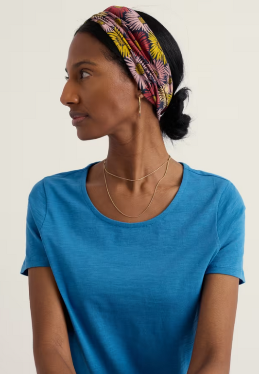 Seasalt Organic Cotton Handyband Painted Asters Maritime 2 Handybands for £20 Made from soft, organic cotton Seasalt jersey with a little stretch, our famous multi-functional Handyband is useful year-round, worn as a snood, headband, hat and more. Colour: Torn Shapes Maritime Material: 96% Organic Cotton & 4% Elastane