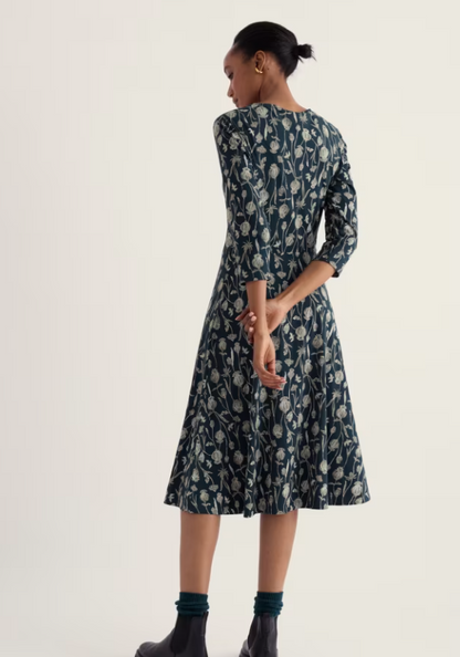 Seasalt Pier View Three Quarter Sleeve Dress Lino Seedpods Maritime . Womens with Fit and flare shape with V neck that's Machine Wash 30C Material: 96% Cotton (organic) & 4% Elastane