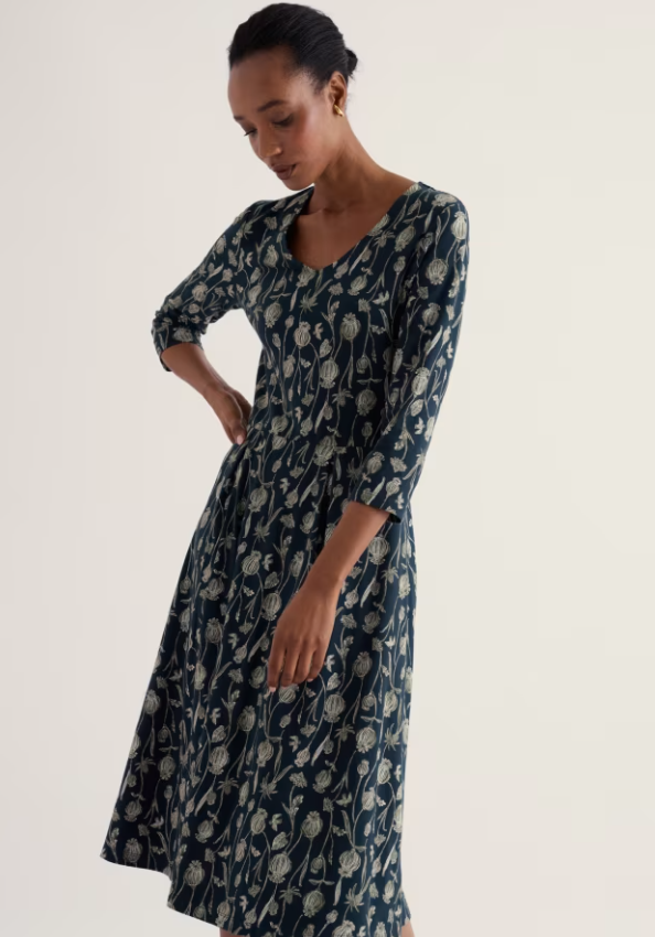 Seasalt Pier View Three Quarter Sleeve Dress Lino Seedpods Maritime . Womens with Fit and flare shape with V neck that's Machine Wash 30C Material: 96% Cotton (organic) & 4% Elastane