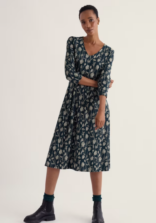Seasalt Pier View Three Quarter Sleeve Dress Lino Seedpods Maritime . Womens with Fit and flare shape with V neck that's Machine Wash 30C Material: 96% Cotton (organic) & 4% Elastane