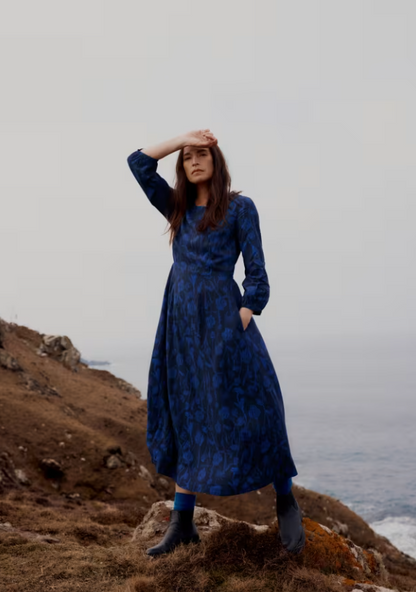 Seasalt Tilly 3/4 Blouson Sleeve Midi Dress Lino Seedpods Maritime Marine. Womens A-line Skirt that's Fitted and Waisted with Round neck and Elasticated back waist with In-seam pockets. Machine Wash 30C Material: 100% Viscose