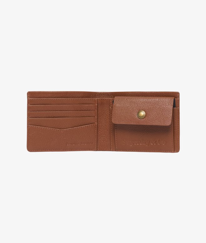 Superdry Classic Leather Wallet Tan. Men's wallet. Genuine Leather with Four card slots and Note slot including Debossed Superdry logo Material: 100% Leather Style
