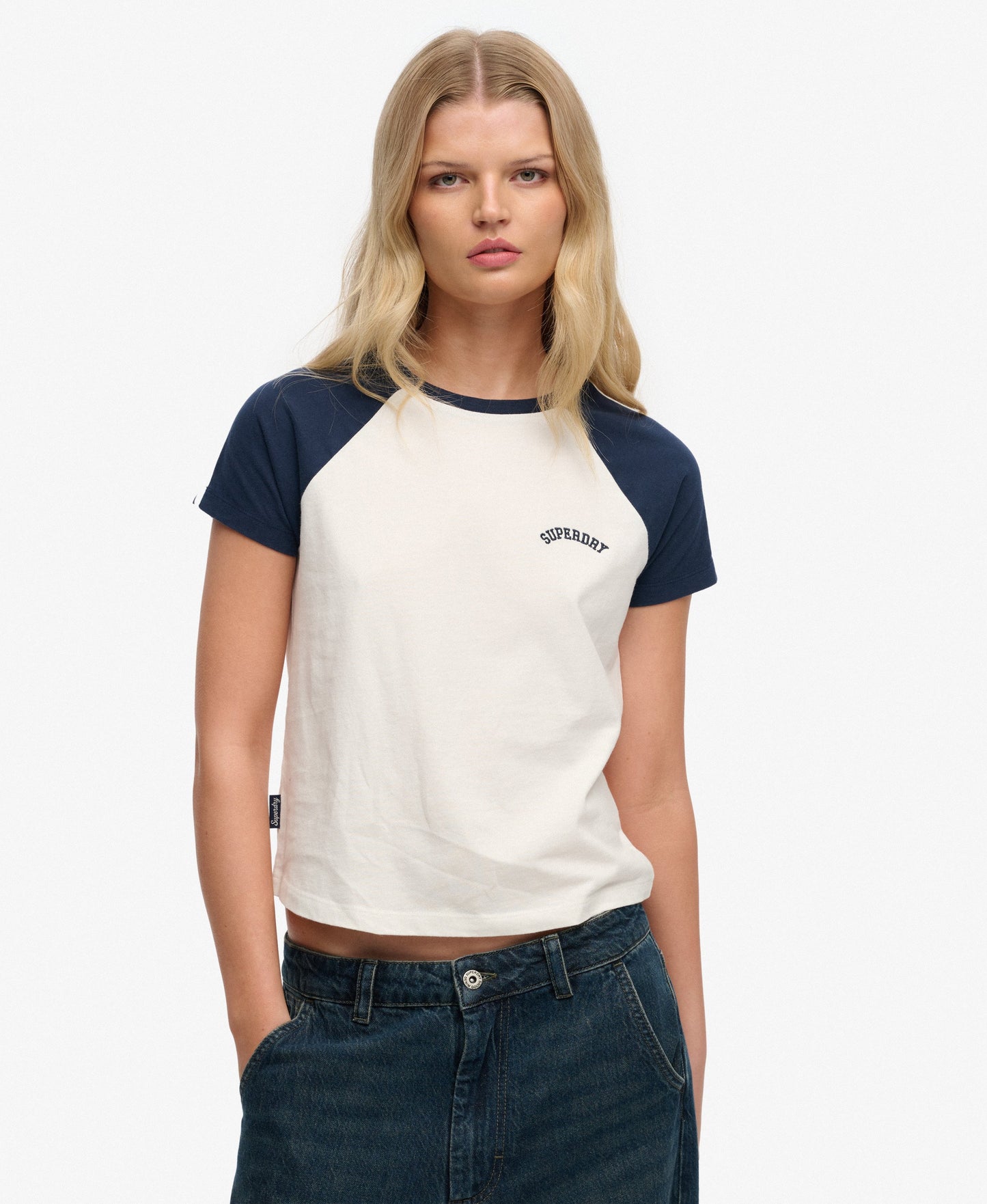 Superdry Essential Logo Retro T-Shirt Desert Bone Off White/Richest Navy