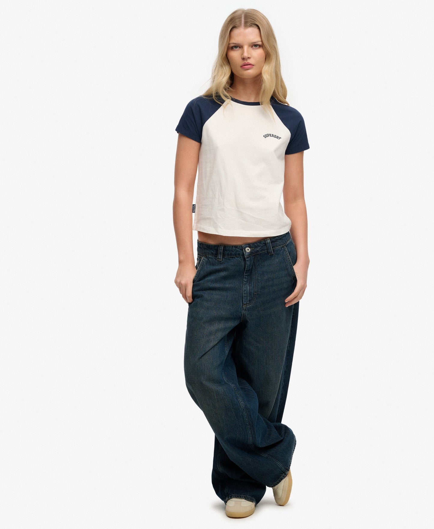 Superdry Essential Logo Retro T-Shirt Desert Bone Off White/Richest Navy