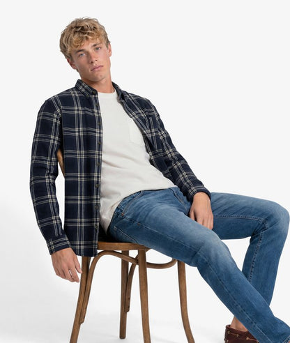 Superdry Long Sleeve Cotton Lumberjack Shirt Navy Window Check. Mens casual shirt in Relaxed fit with Single collar with button fastening and a single chest pocket that's Lightly brushed material Material: 100% Organic Cotton