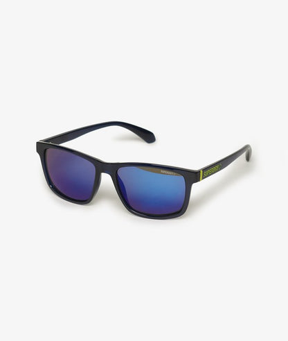 Superdry Square Sunglasses Crystal Blue / Lime mens Engraved logo on the arms Drawstring pouch with a presentation box Filter Category – Category 3, good UV protection and providing high protection against sun glare Colour: Crystal Blue / Lime Style Round sunglasses with beige frame and dark lenses on a white background