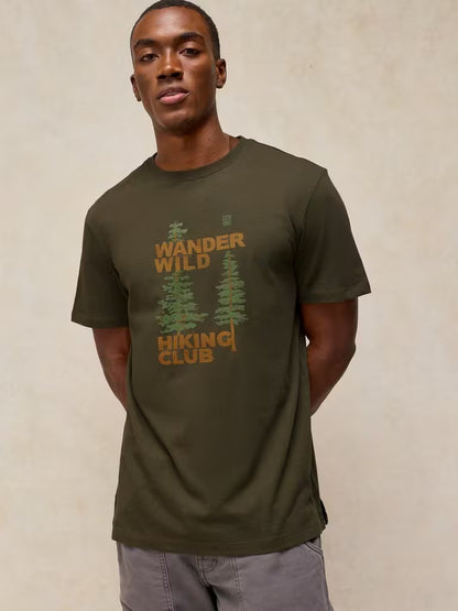 White Stuff Abersoch Graphic Tee Green Print. Mens tee with Crew Neck and Short Sleeve that's Regular Fit and Machine Washable. Material: 95% Cotton & 5% Viscose