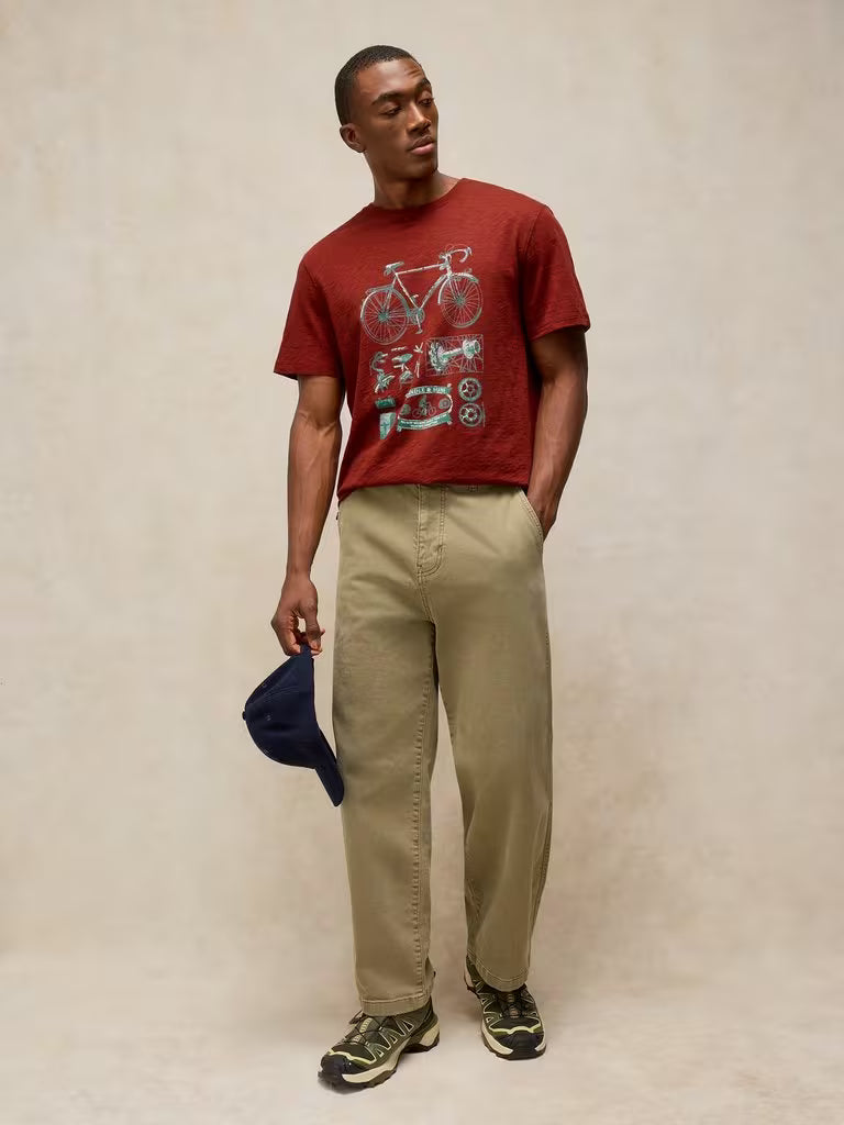 White Stuff Abersoch Graphic Tee Red Print. Men's t-shirt with Crew Neck and Short Sleeve that's Classic Fit and Machine Washable Material: 100% Cotton