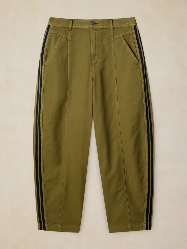 White Stuff Adeline Utility Barrel Trouser Khaki Green. Womens Relaxed Fit that are Ankle Length and Machine Washable. Material: 100% Organic Cotton