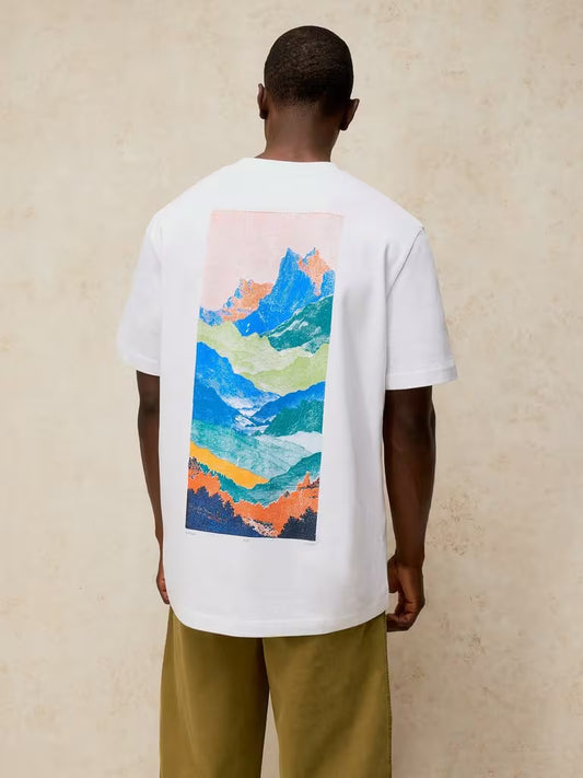 White Stuff Horsham Graphic Tee White Print. Men's Crew Neck tee with Short Sleeve that's Regular Fit and Machine Washable. Material: 100% Organic Cotton