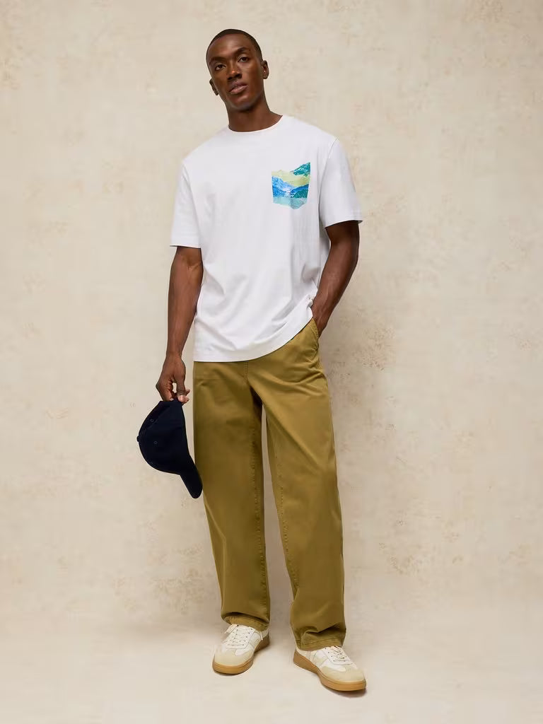 White Stuff Horsham Graphic Tee White Print. Men's Crew Neck tee with Short Sleeve that's Regular Fit and Machine Washable. Material: 100% Organic Cotton