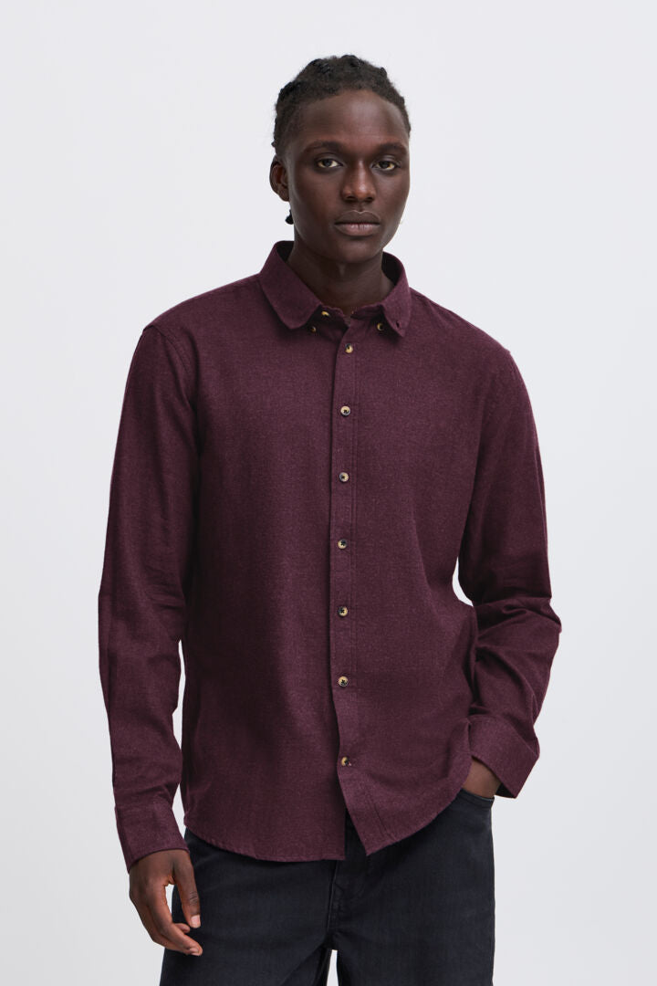 Mens Long Sleeved Shirt Mens Shirt Blend Long Sleeved Shirt Winetasting Long Sleeved Smart Shirt by Blend. Colour: Winetasting